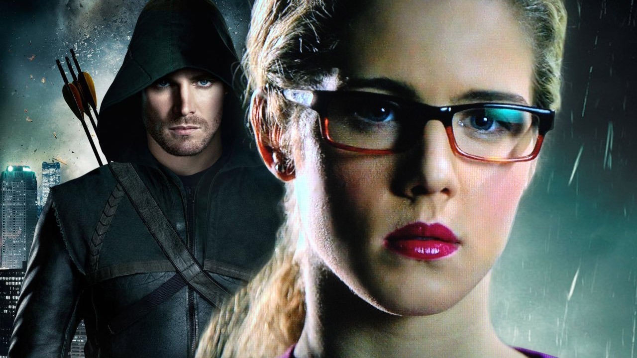 Arrows's Felicity Smoak is Smoaking Hot